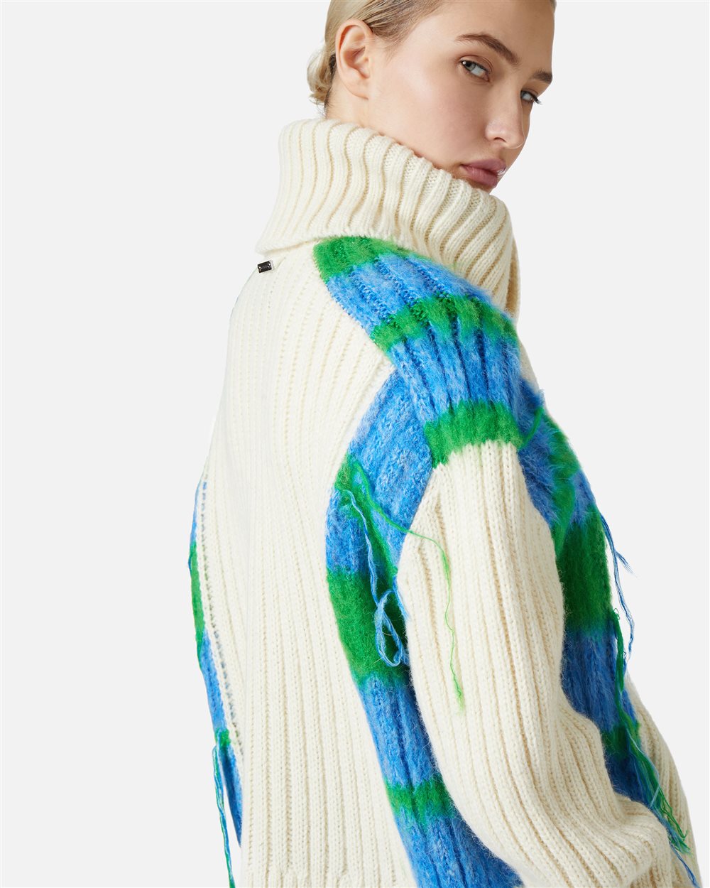 Cárdigan de lana y alpaca con manga y detalles originales