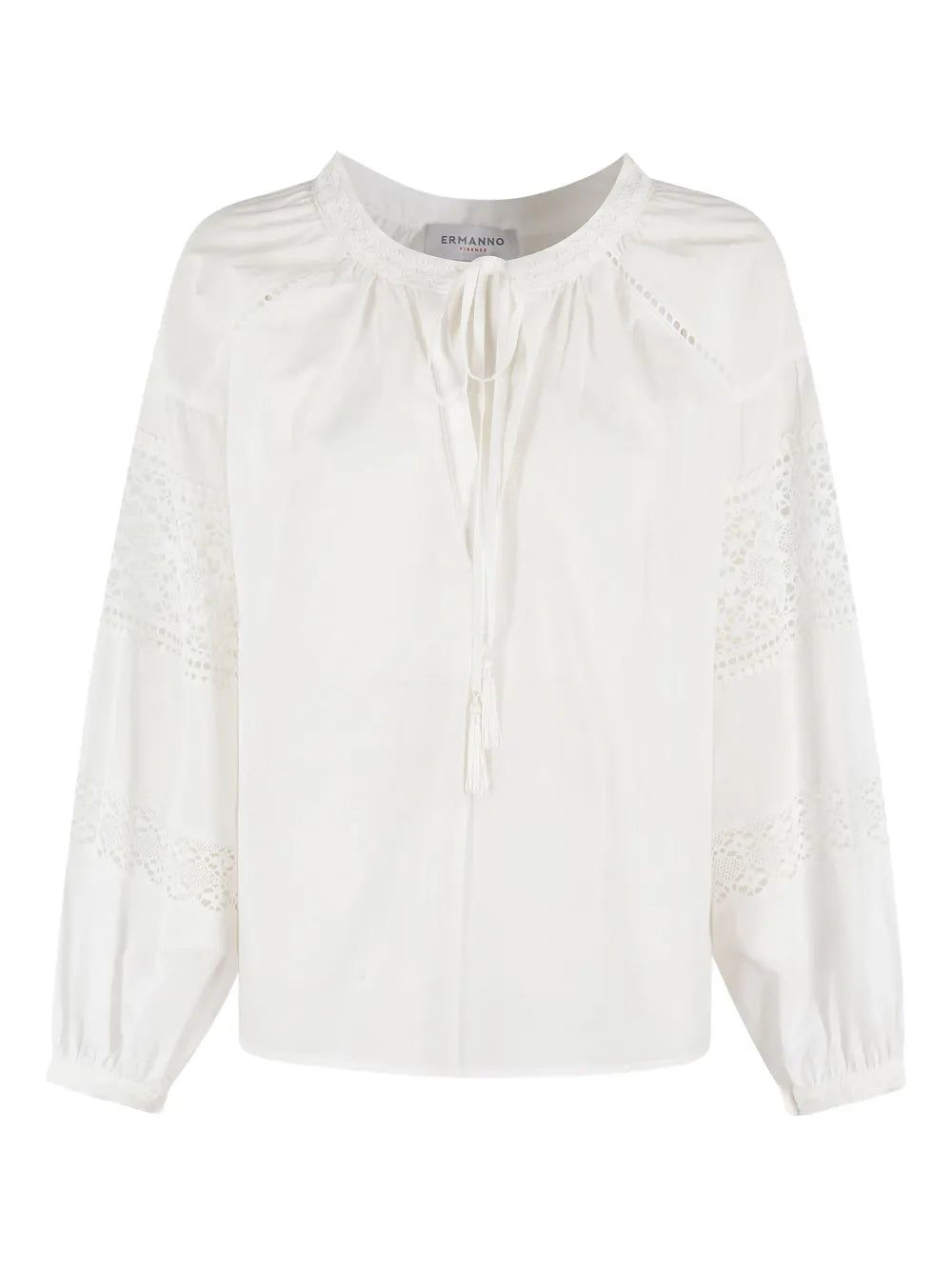 Blusa con detalle bordados mangas