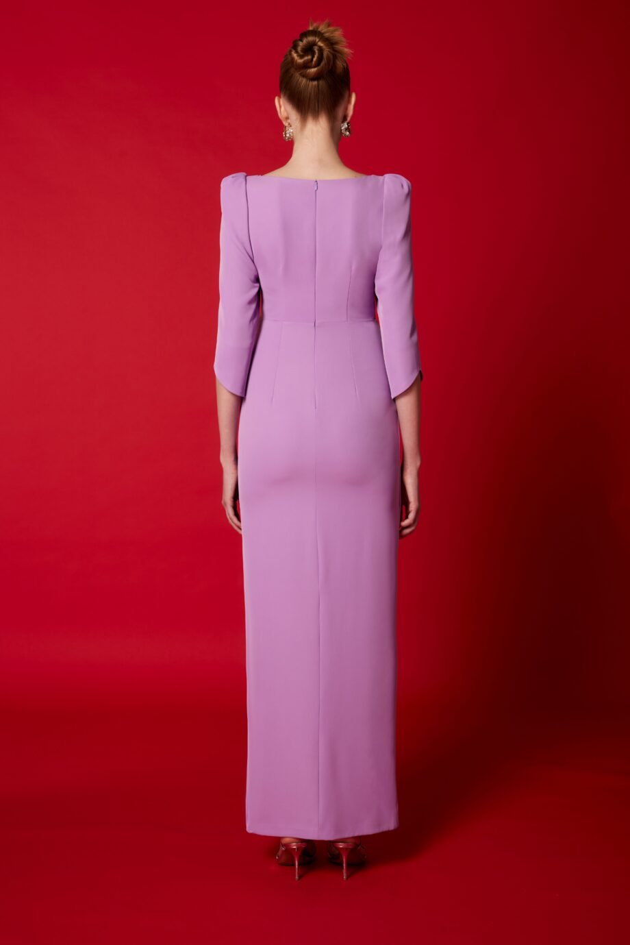 Vestido madrina broche con plumas
