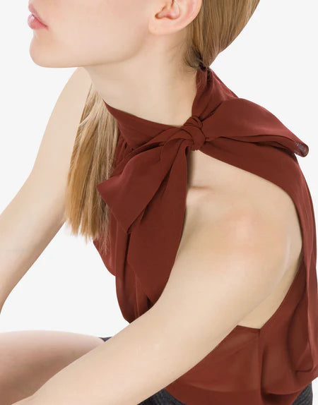 top de georgette con cuello lavallière