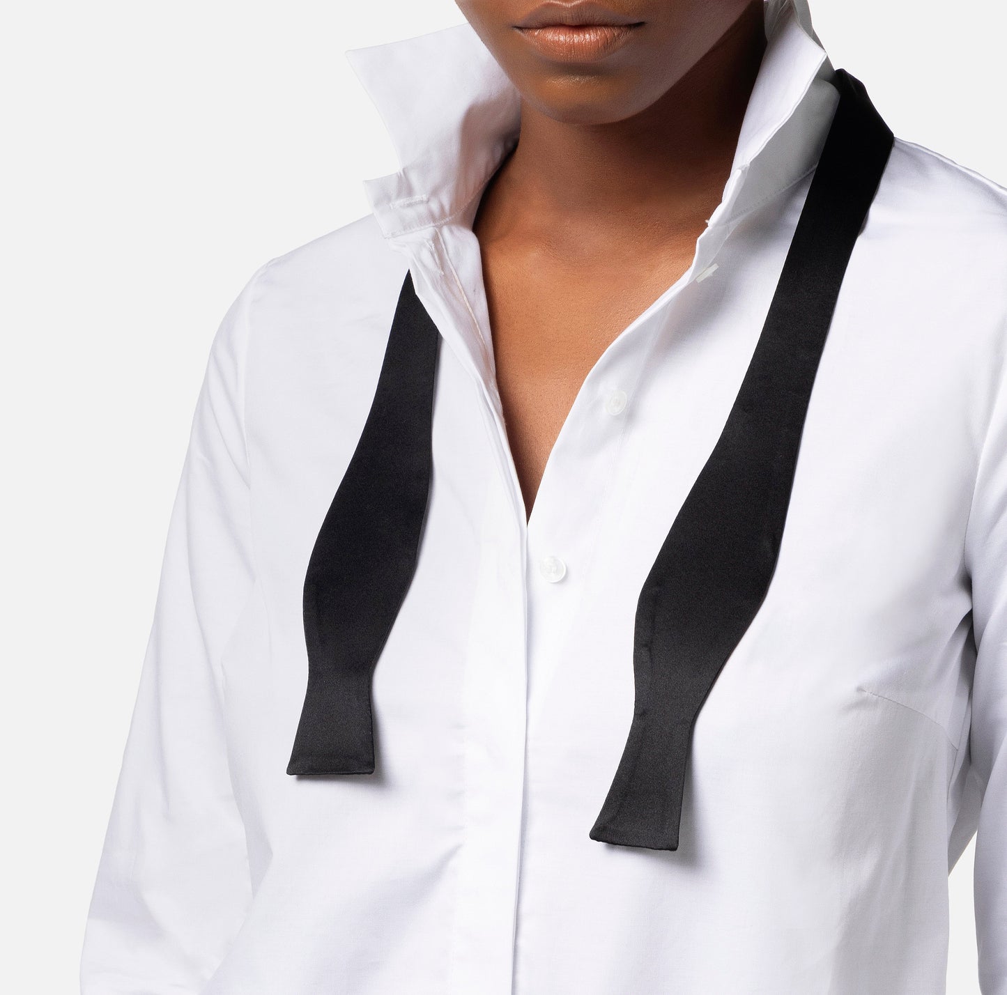 Camisa body de popelina de algodón con pajarita abierta