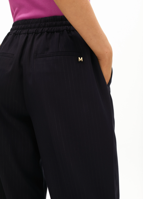 Pantalón Recto con Goma Raya Diplomática