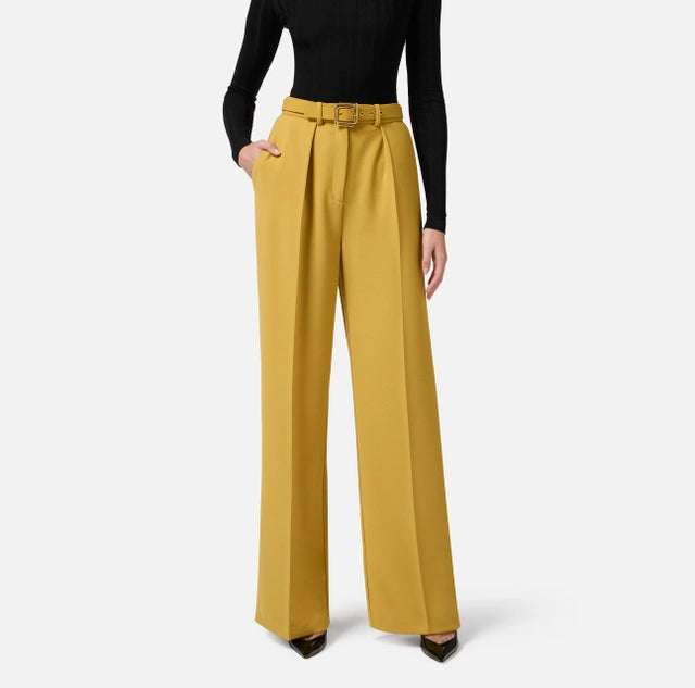 Pantalón de crepé ligero con cinturón