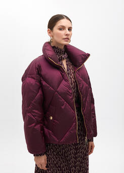 Anorak midi metalizado burdeos