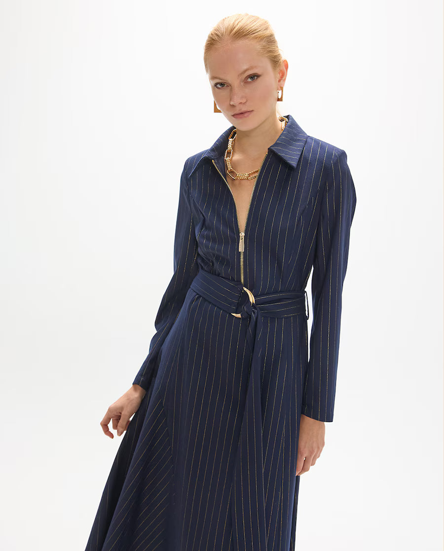 Vestido midi raya diplomática con cremallera y cinturón buckle dorado