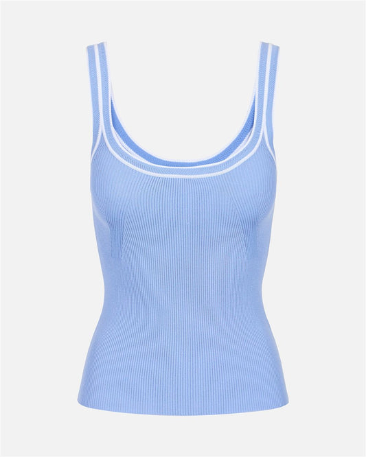 Camiseta de tirantes de canalé azul empolvado en algodón elástico