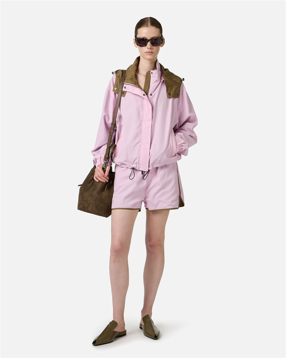 Bermudas rosas con logo en tejido técnico