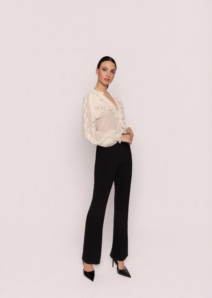 Blusa romántica encaje