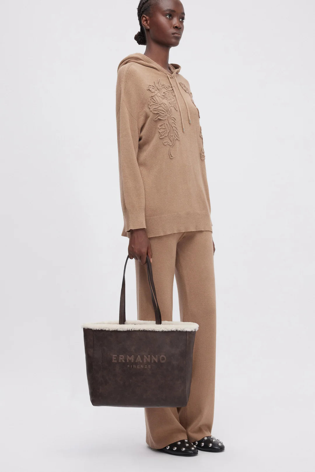 BOLSO SHOPPER DE PIEL SINTÉTICA CON RIBETE DE PIEL SINTÉTICA