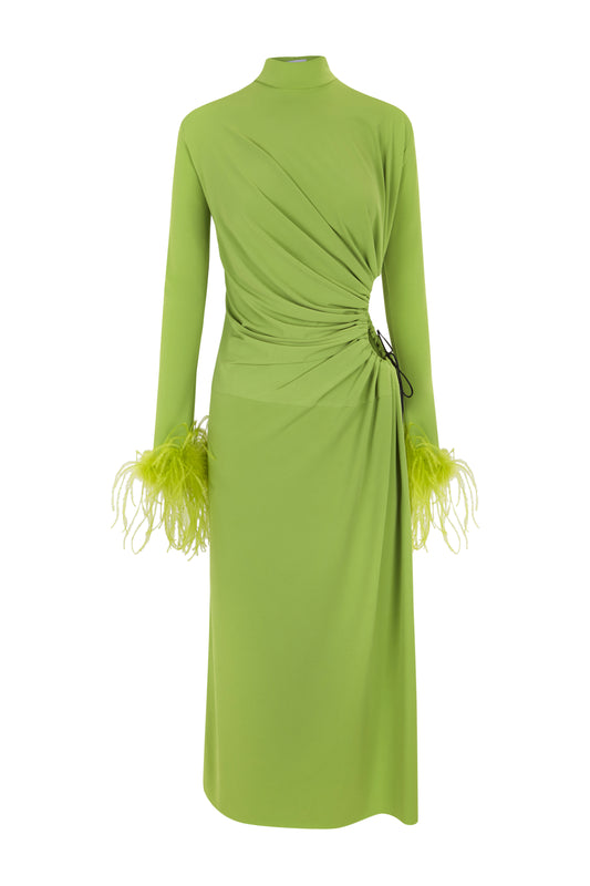 Vestido frunce plumas