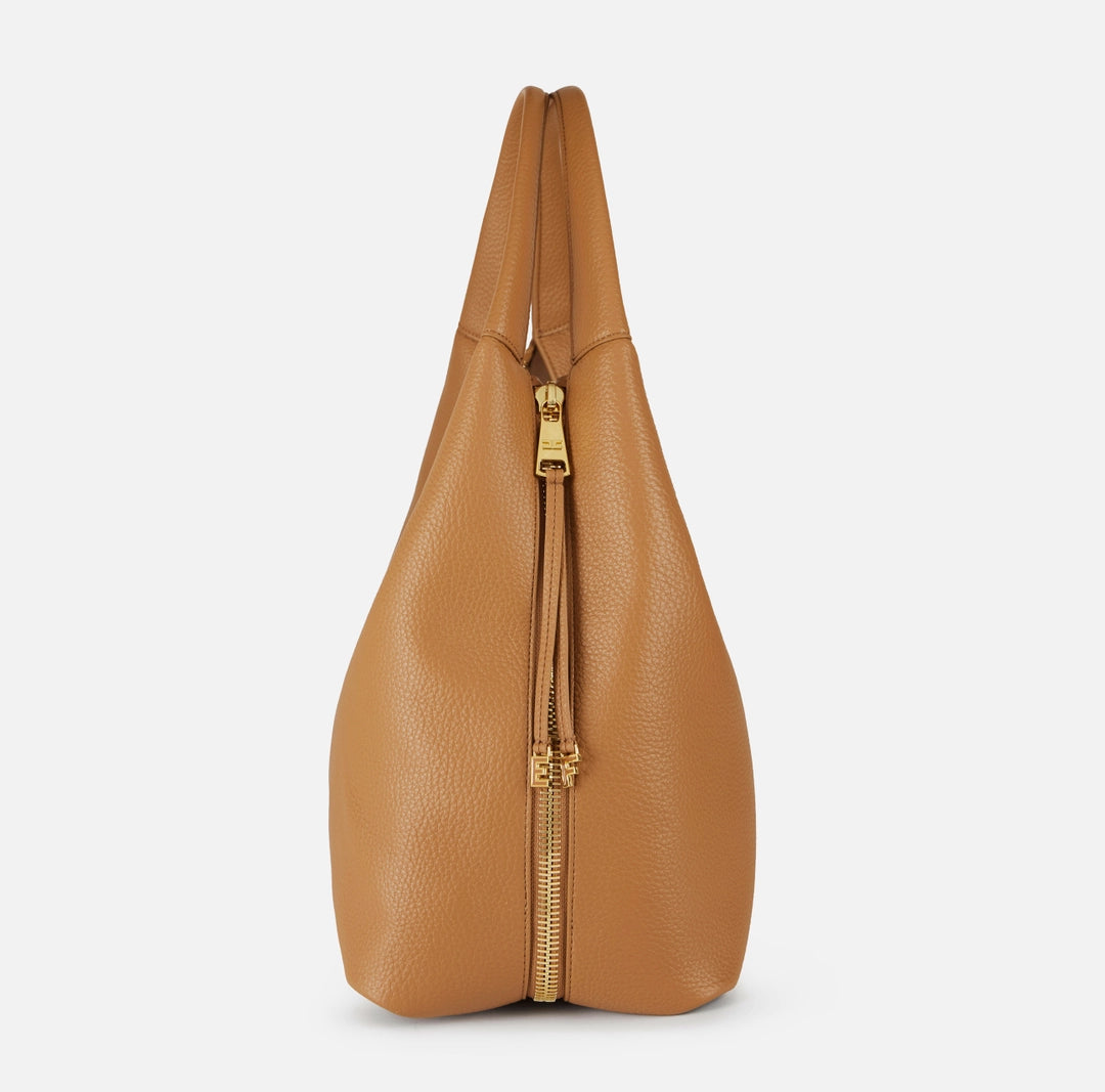 Bolso hobo con dijes