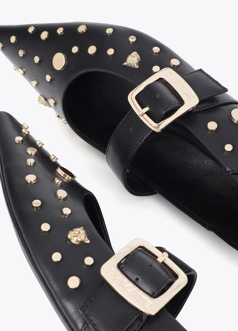 Zapato plano con detalle tachas de leopardo
