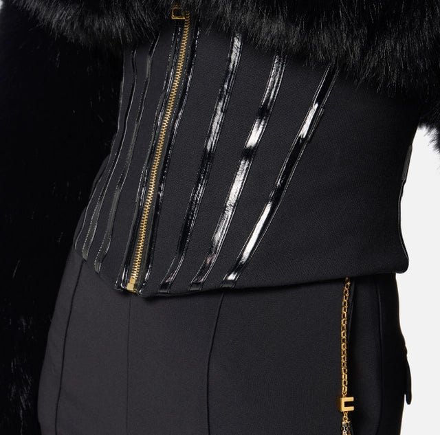 Pantalón de crepé ligero con cadena joya