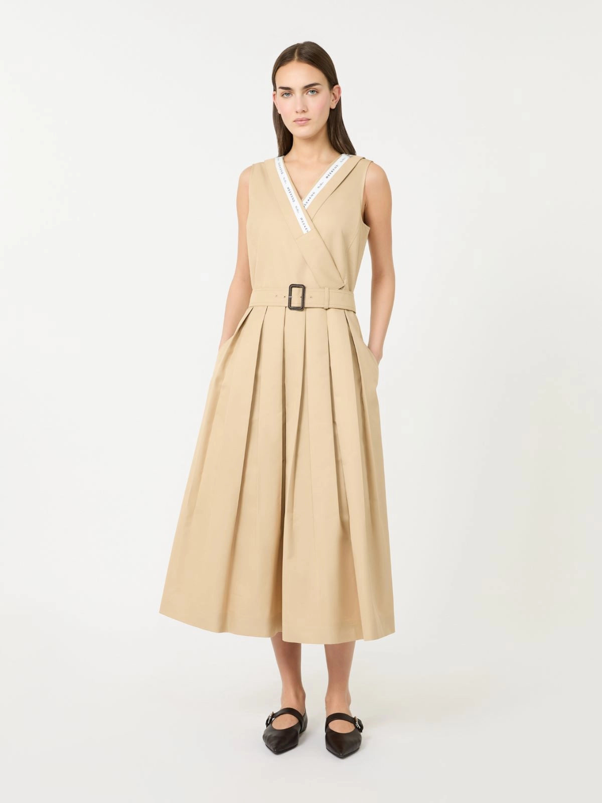 Vestido de gabardina impermeable-beige