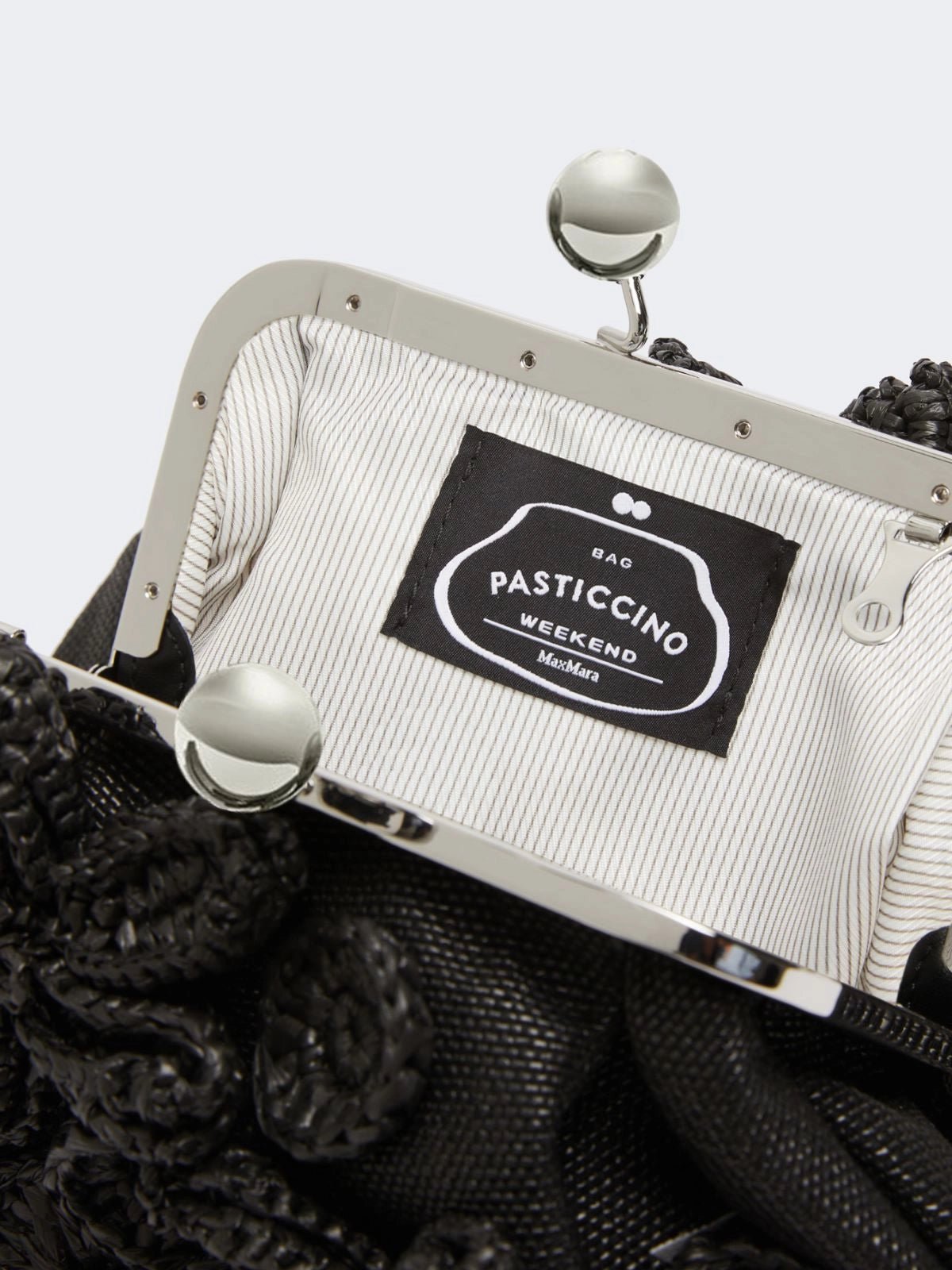 Bolso Pasticcino pequeño efecto rafia con flores negro