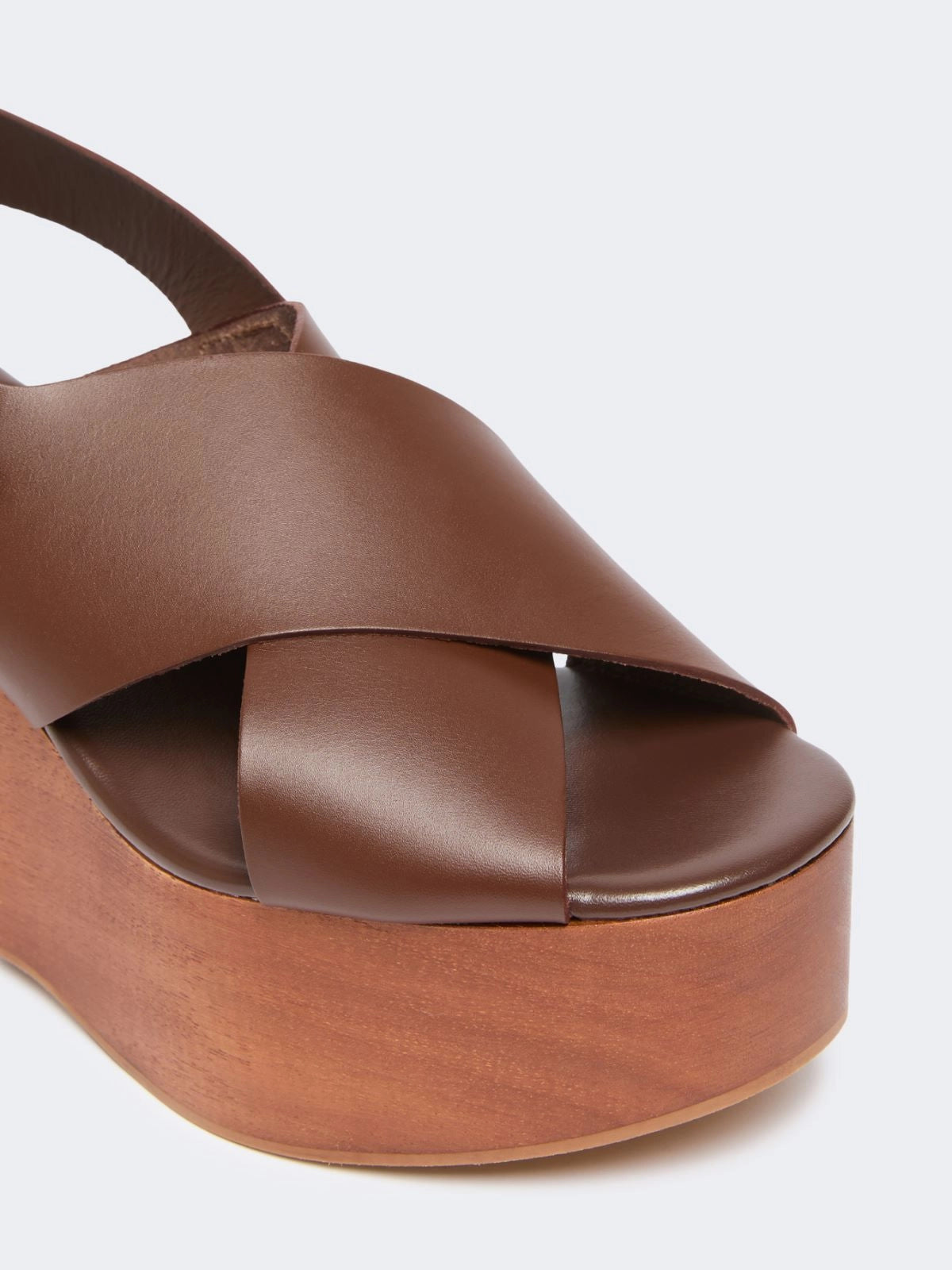 Sandalias de cuña de piel
