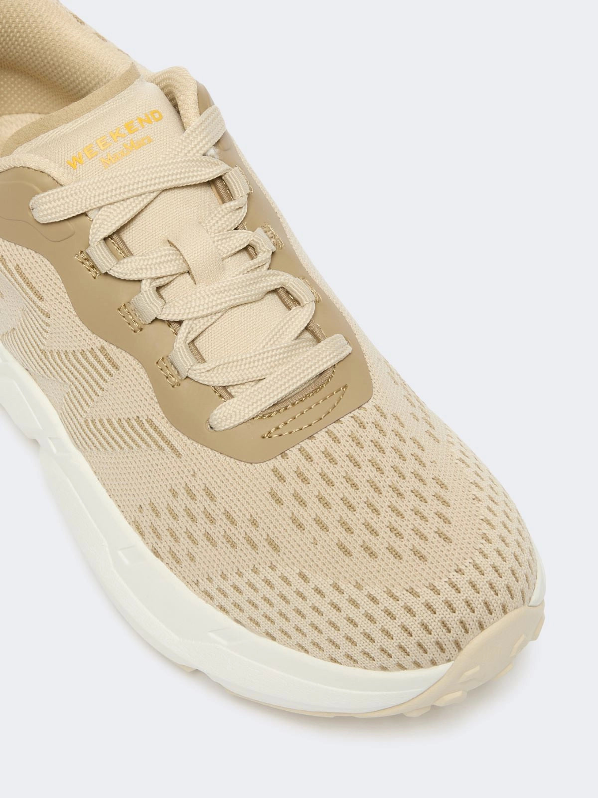 Zapatillas de malla técnica beige
