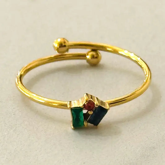Anillo geométrico minimalista con piedras de circonio de colores