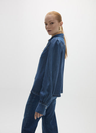 Camisa tejana con bolitas doradas
