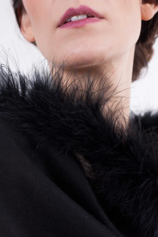 chal fiesta lana plumas