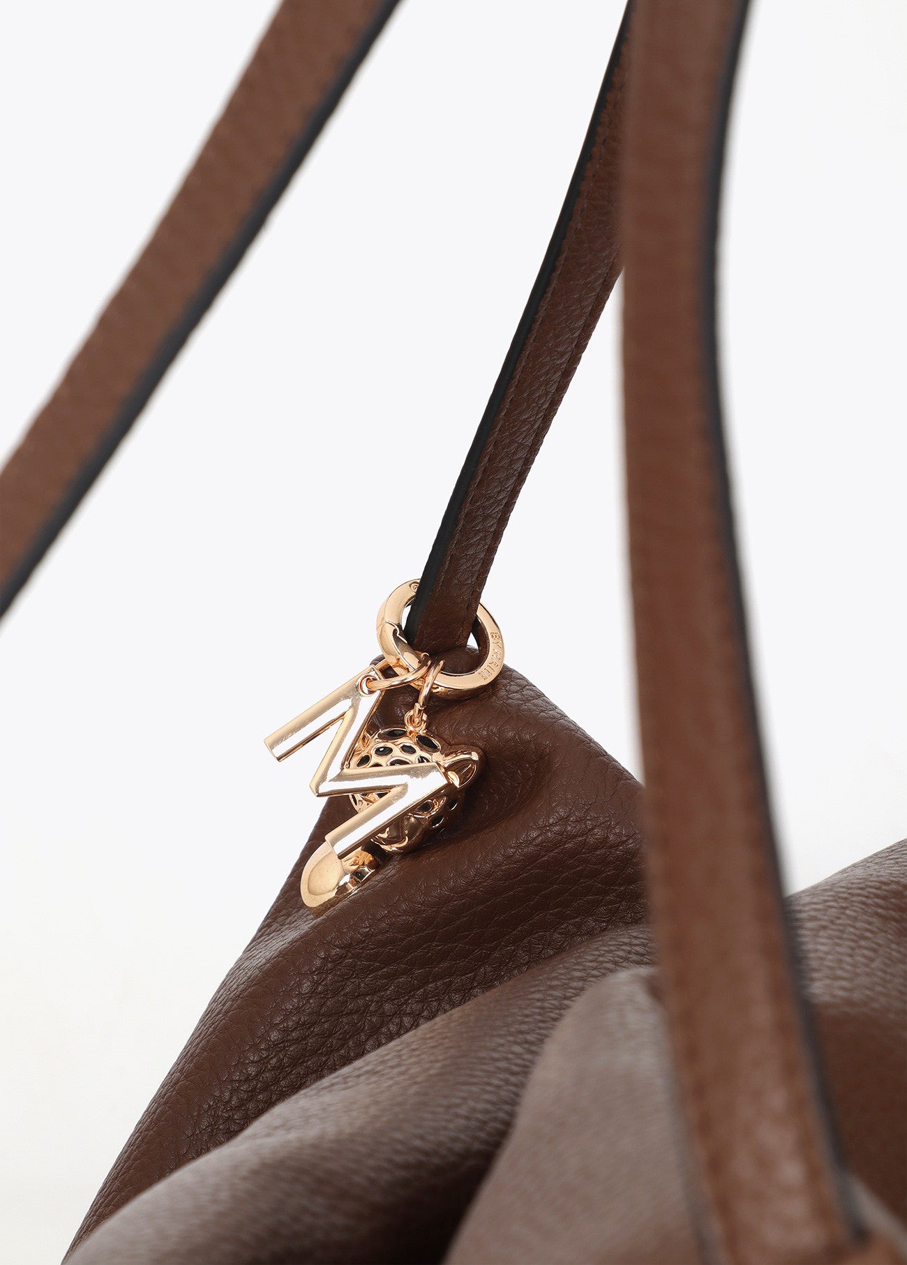 Bolso shopper multi tachas marrón